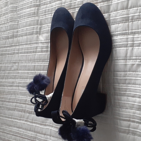 Navy Heels No more discounts*** - Picture 3 of 4